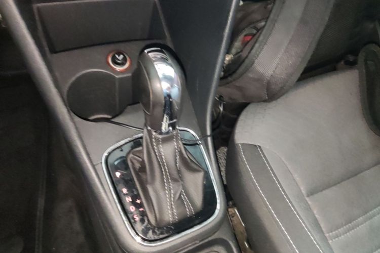 Volkswagen Polo 2016 car image #18
