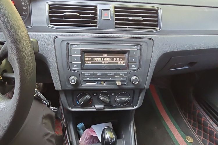 Volkswagen Santana 2018 car image #13