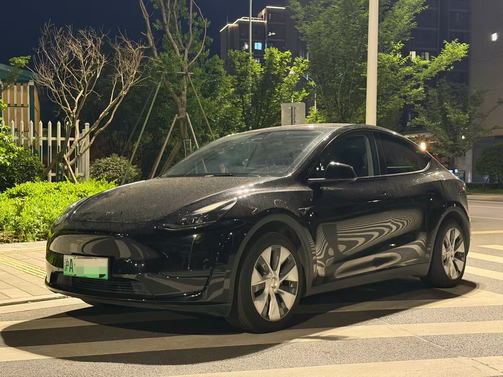 Tesla Model Y 2023 car image 