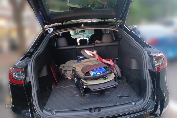 Tesla Model Y 2021 immagine di auto #21