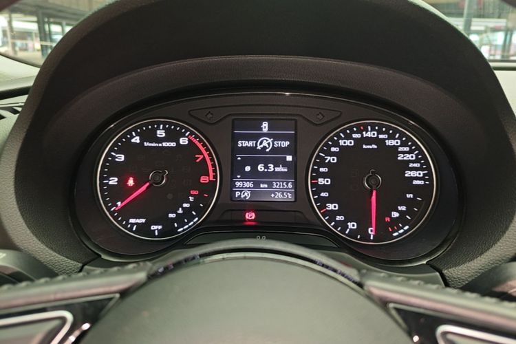 Audi A3 2018 car image #12