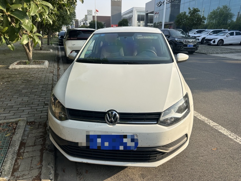Volkswagen Polo 2017 car image #2