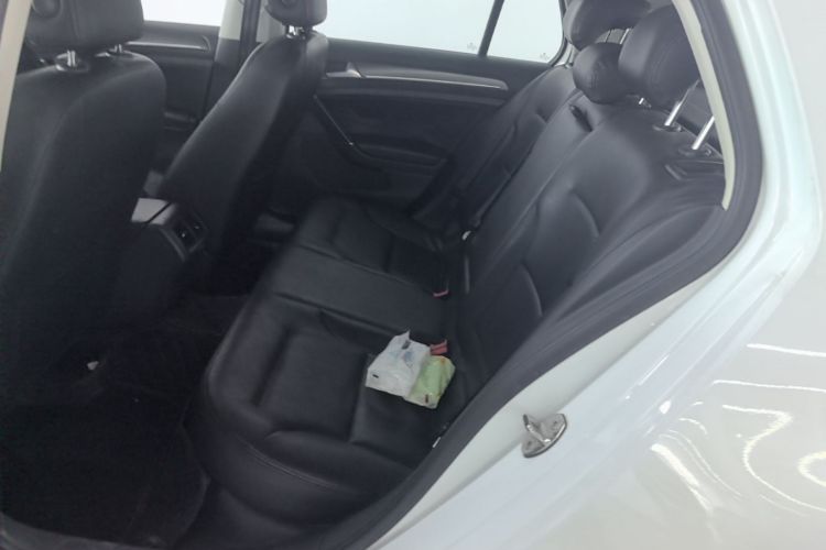 Volkswagen Golf 2015 car image #17