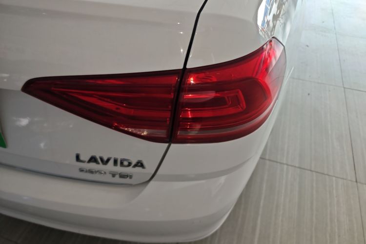 Volkswagen Lavida 2018 car image #8