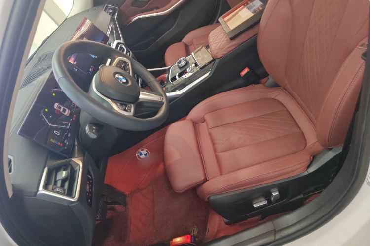 BMW 3 Series 2023 صورة سيارة #15