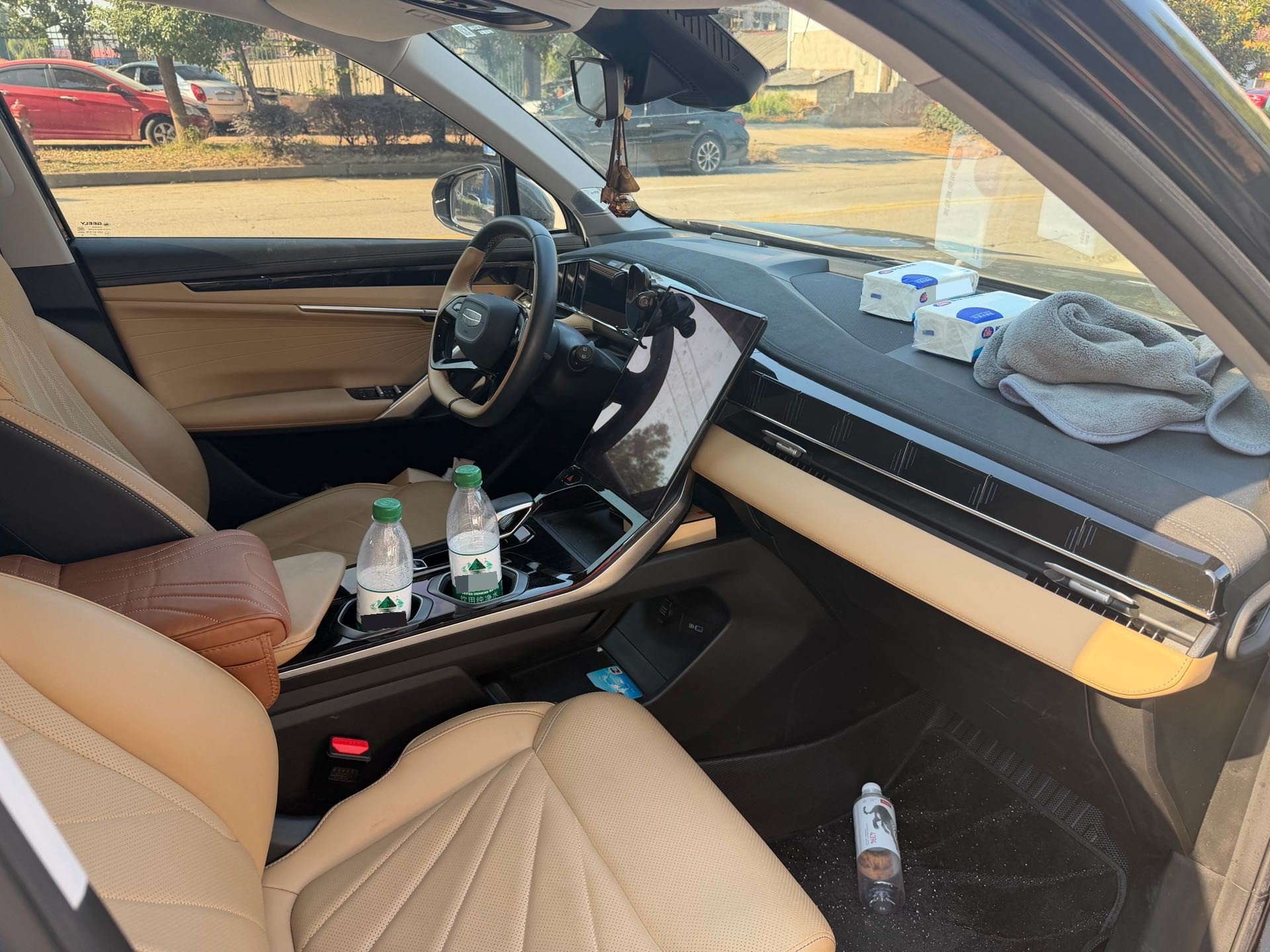 GEELY Boyue L 2023 صورة سيارة #5