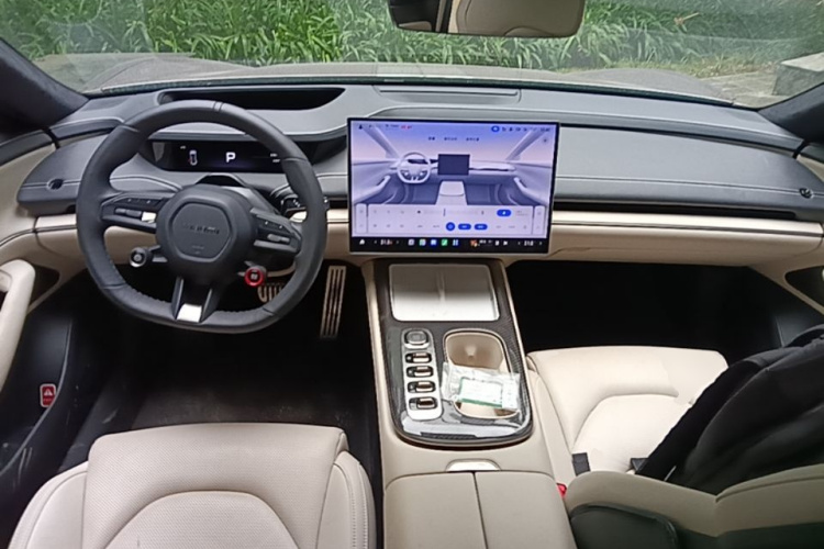 MI SU7 2025 car image #10