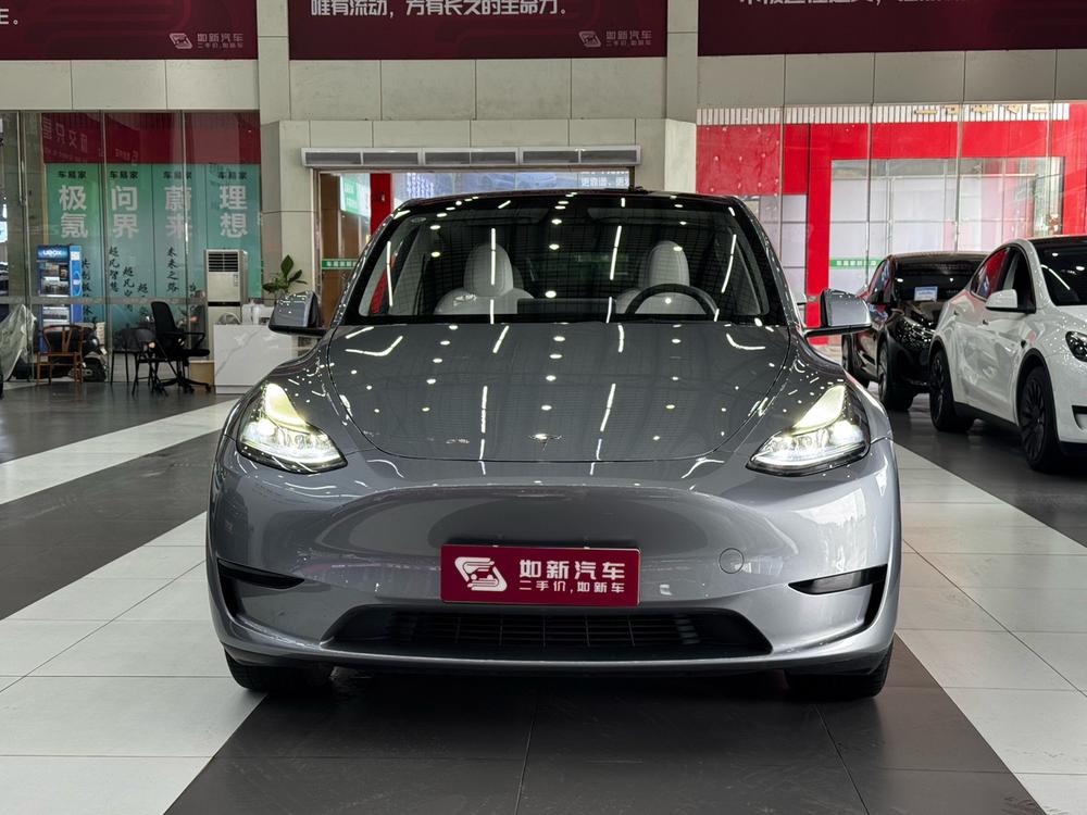 Tesla Model Y 2024 #2 Tesla Model Y 2024 car image #2