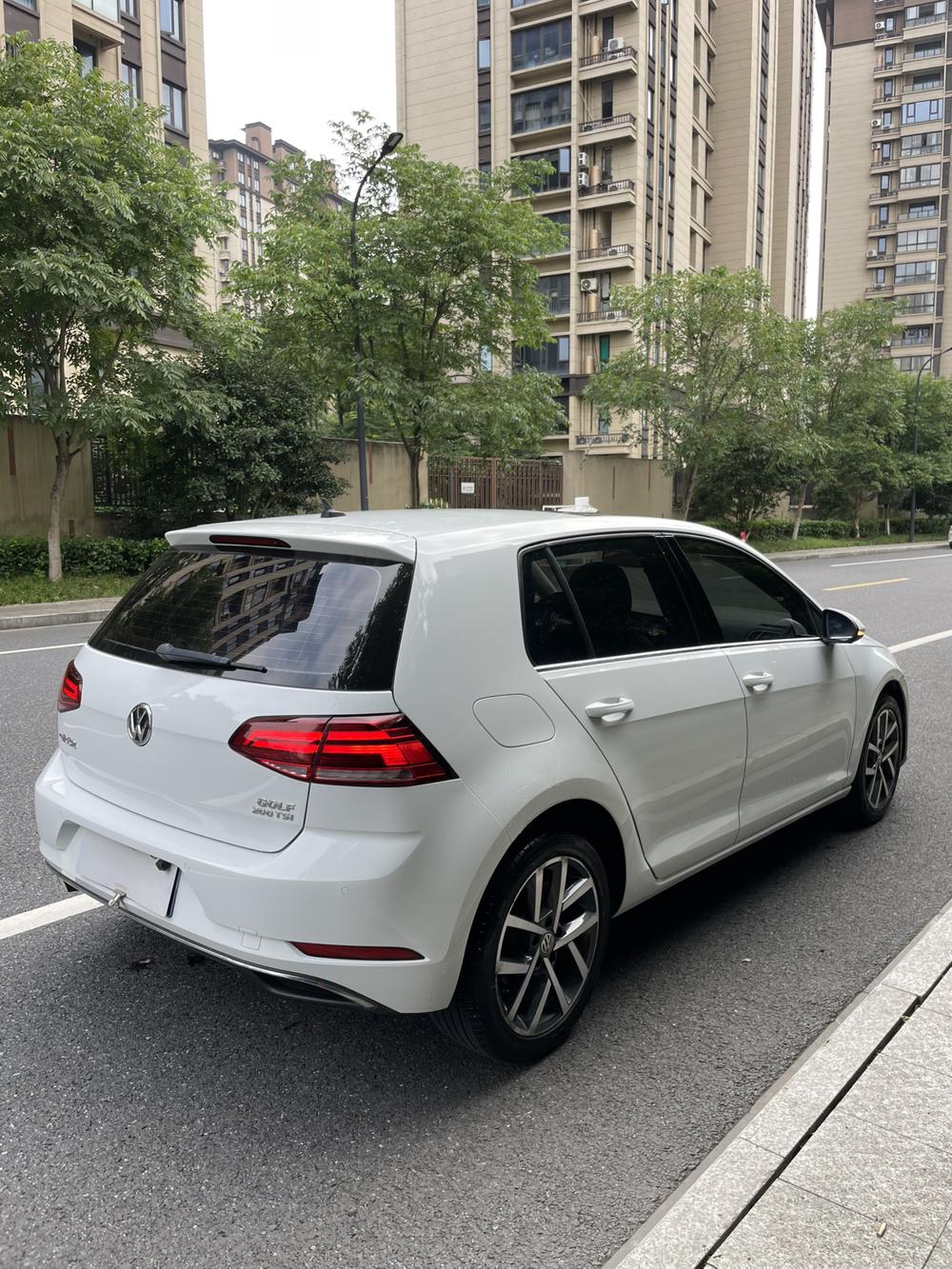 Volkswagen Golf 2020 car image #7