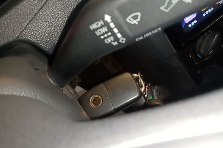 Volkswagen Santana 2016 car image #9