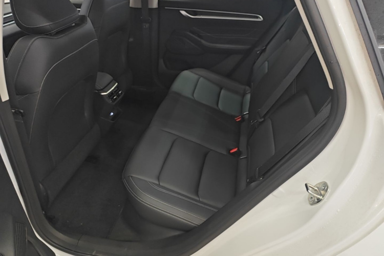 GEELY Emgrand 2025 #17 GEELY Emgrand 2025 imagen de coche #17