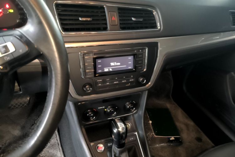 Volkswagen Lavida 2017 car image #13