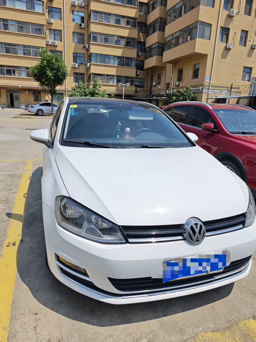 Volkswagen Golf 2015 car image #2