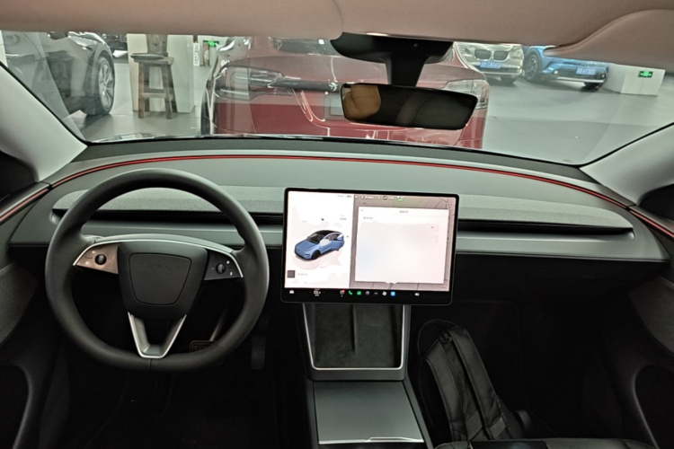 Tesla Model Y 2025 car image #10