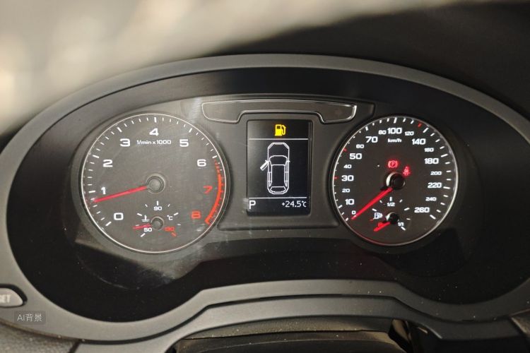 Audi Q3 2019 car image #13