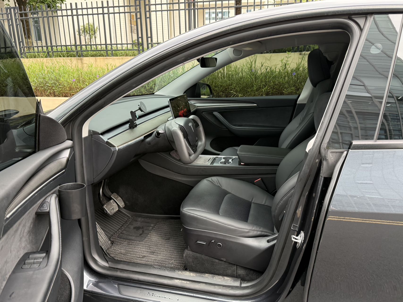 Tesla Model Y 2024 #7 Tesla Model Y 2024 car image #7