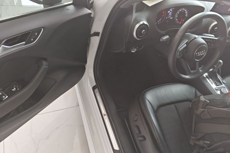 Audi A3 2019 image de voiture #16