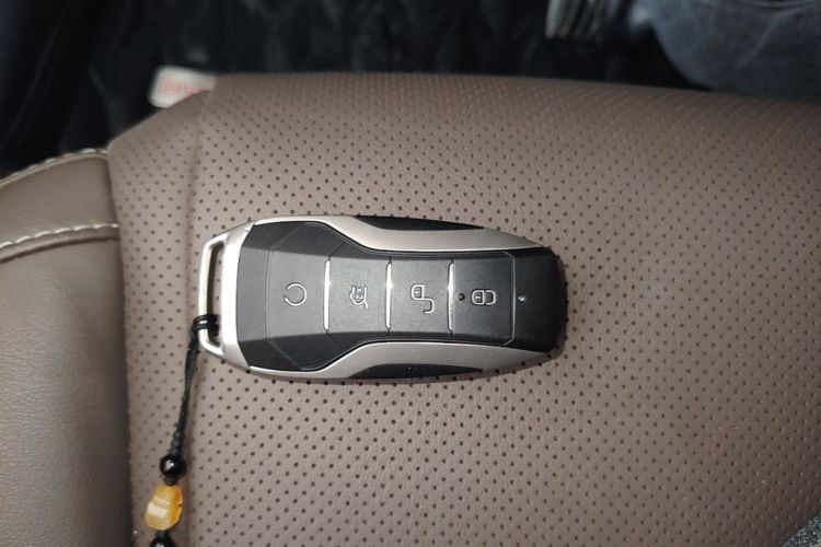 BYD Han 2023 car image #9