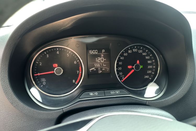 Volkswagen Polo 2019 car image #12