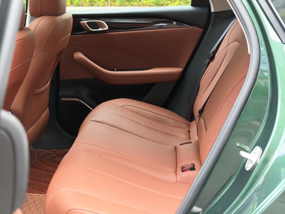 GEELY Emgrand 2026 car image #30