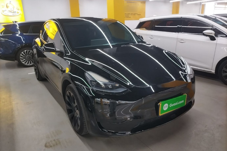 Tesla Model Y 2023 #4 Tesla Model Y 2023 car image #4