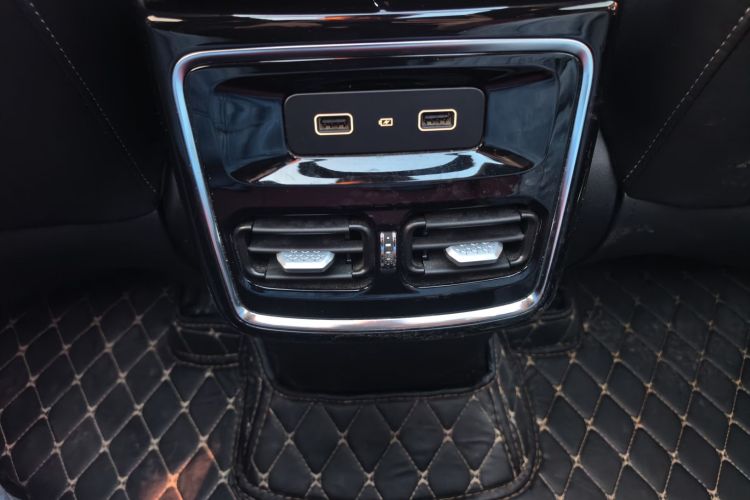 Jetour X70 PLUS 2023 car image #12