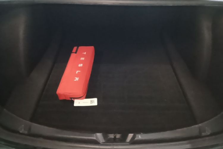 Tesla Model 3 2022 car image #19