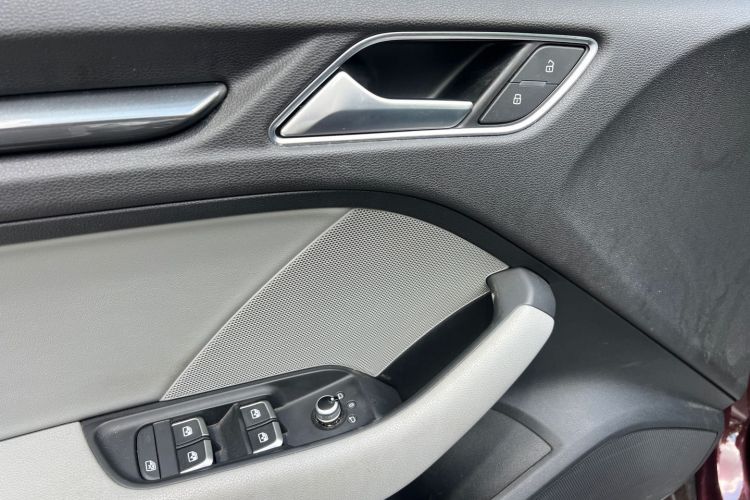 Audi A3 2019 car image #16
