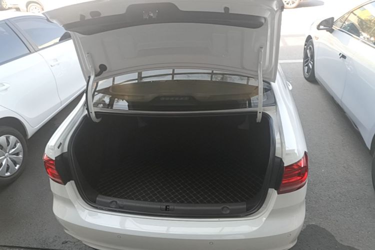 Volkswagen Lavida 2021 car image #17