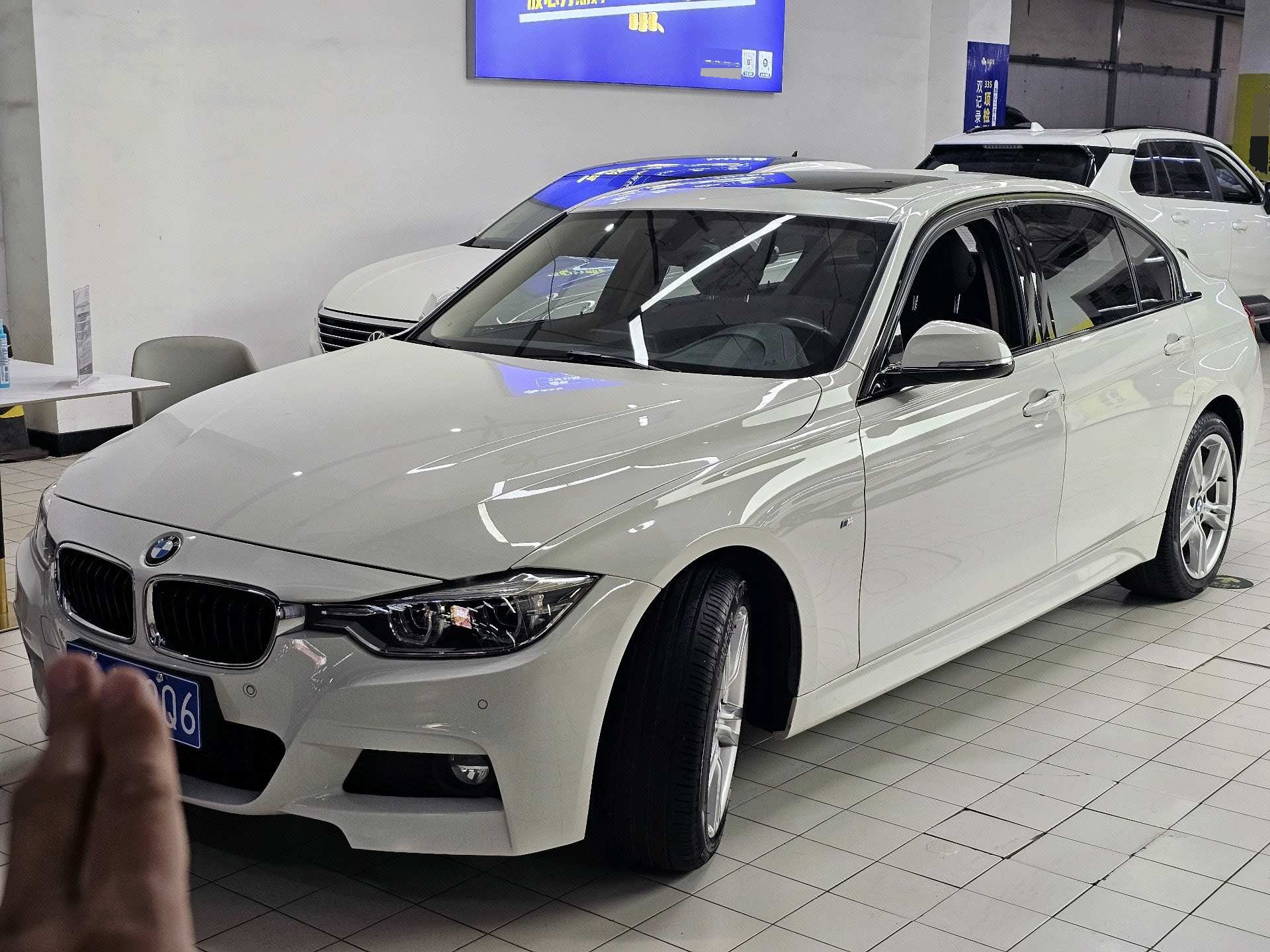 BMW 3 Series 2019 BMW 3 Series 2019 car image
