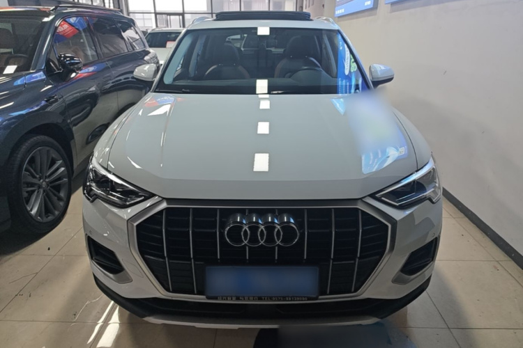 Audi Q3 2020 car image #3
