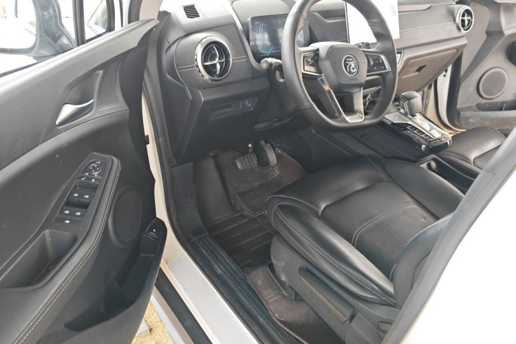 BYD Yuan New Energy 2020 car image #13