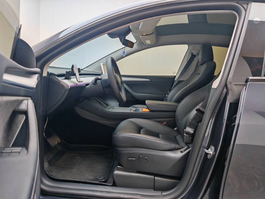 Tesla Model Y 2024 car image #5