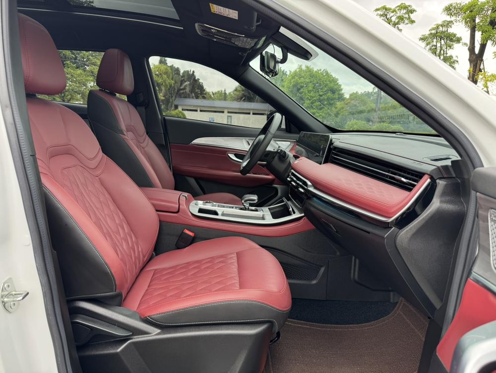 Jetour X70 PLUS 2023 car image #27