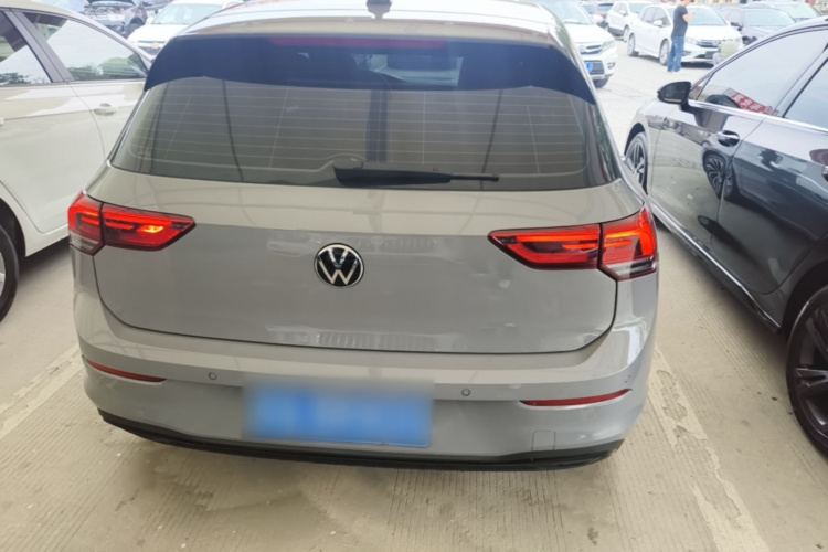 Volkswagen Golf 2024 car image #6