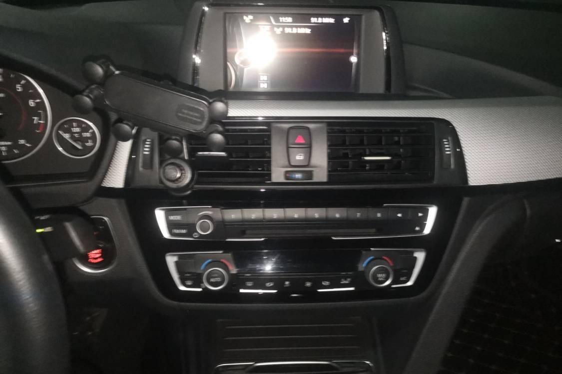 BMW 3 Series 2017 #26 BMW 3 Series 2017 car image #26