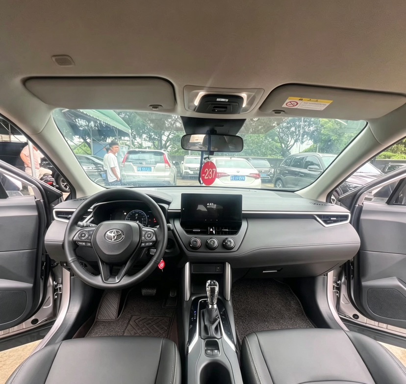 Toyota Corolla Cross 2025 car image #6