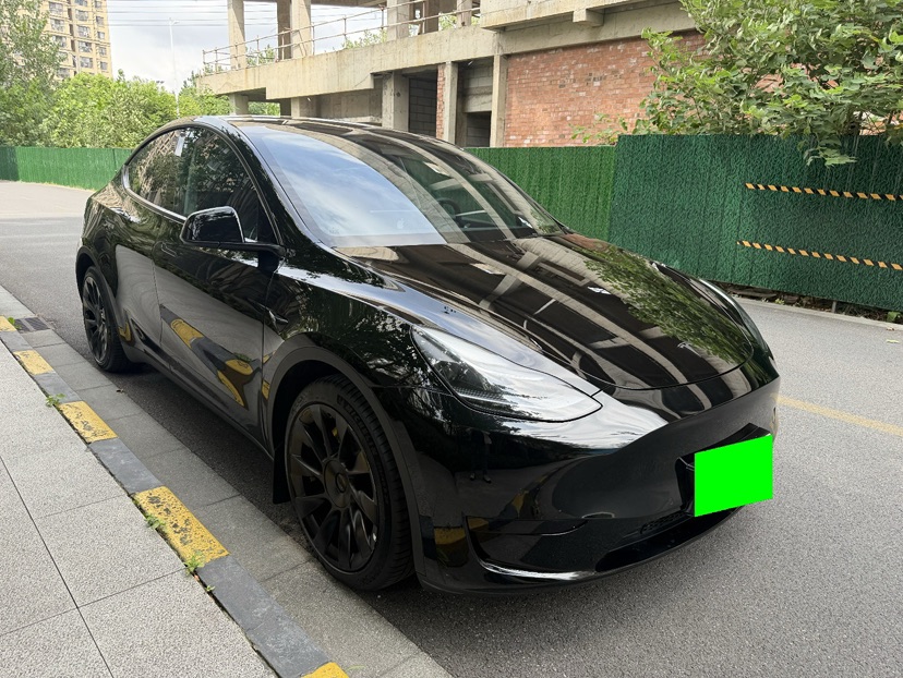 Tesla Model Y 2022 car image #3