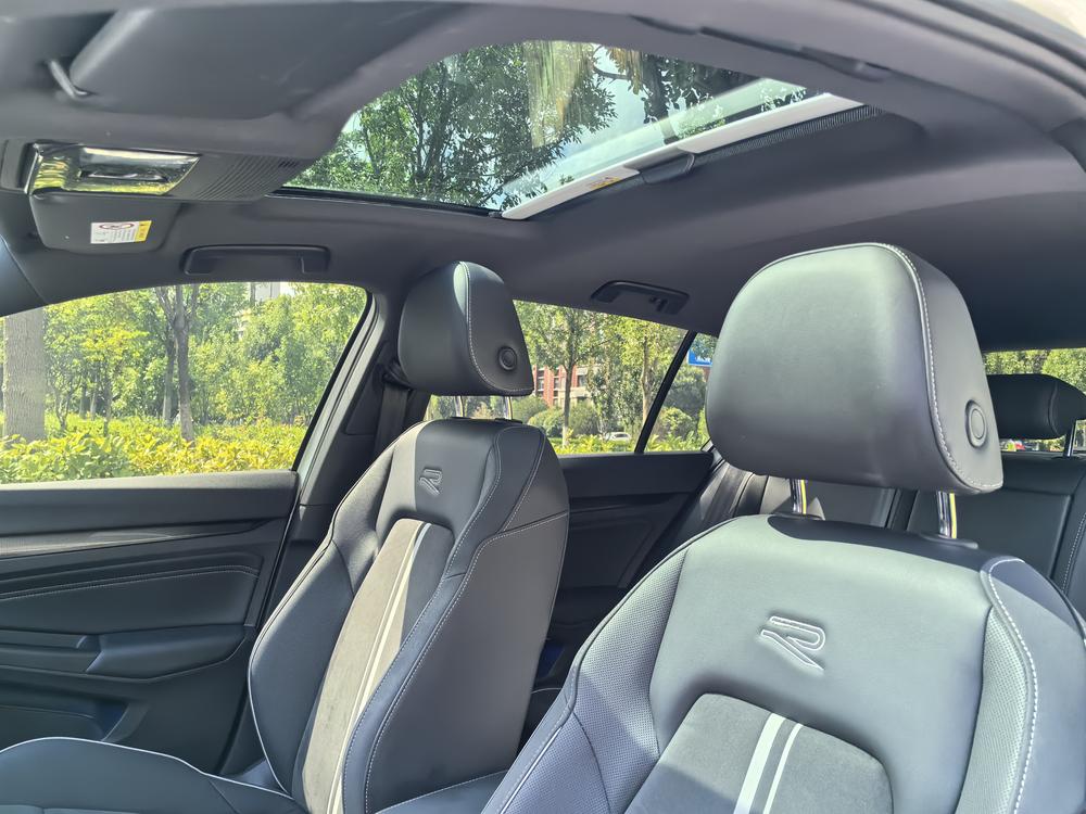 Volkswagen Golf 2022 car image #24