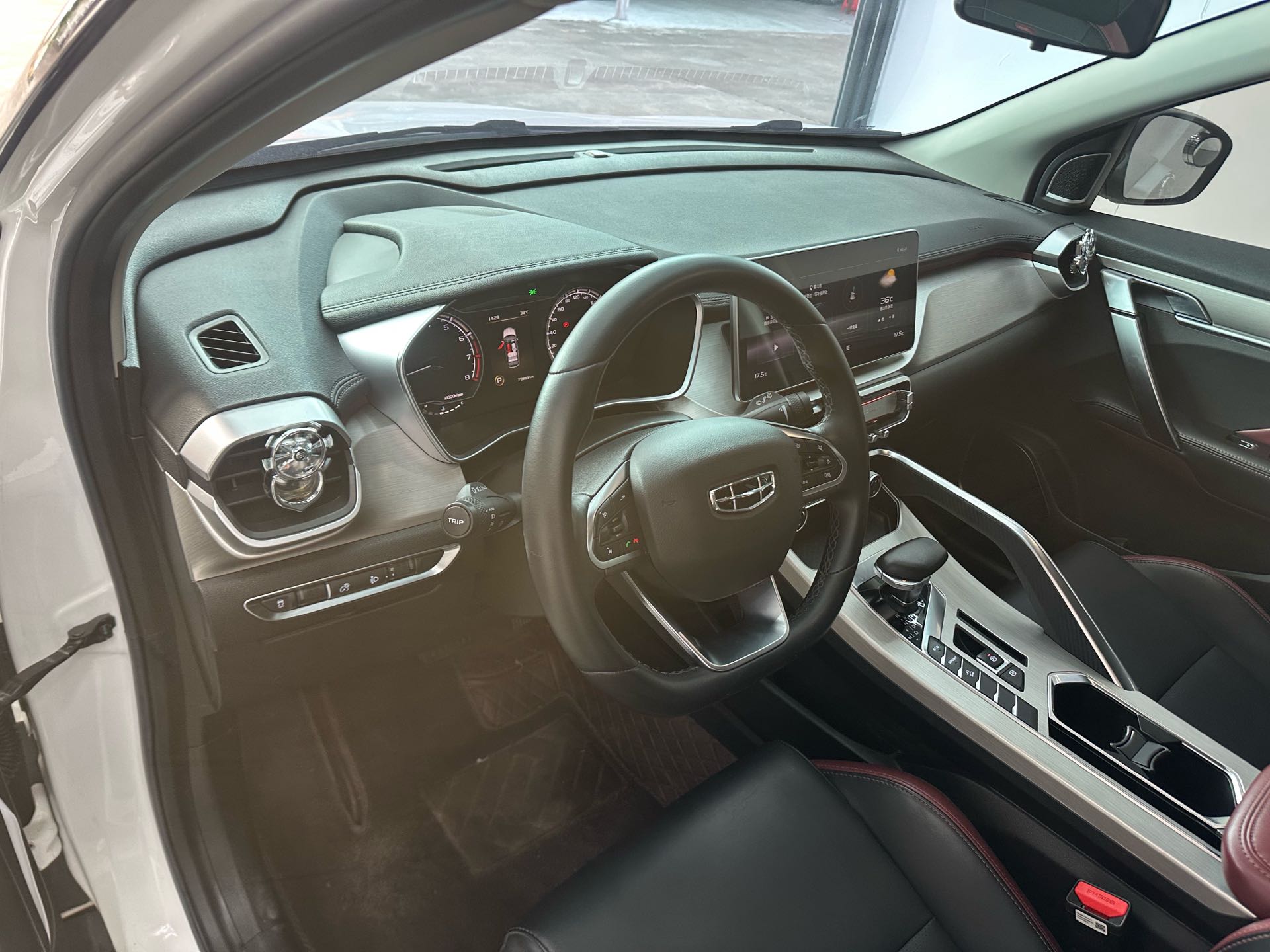 GEELY Coolray 2022 #6 GEELY Coolray 2022 car image #6
