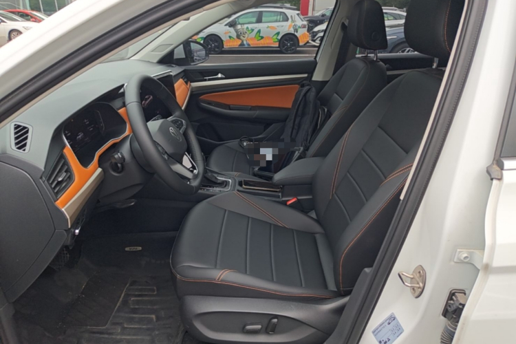 Volkswagen Bora 2025 car image #17