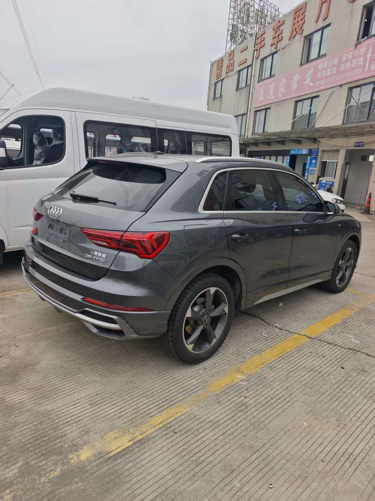 Audi Q3 2022 car image #6