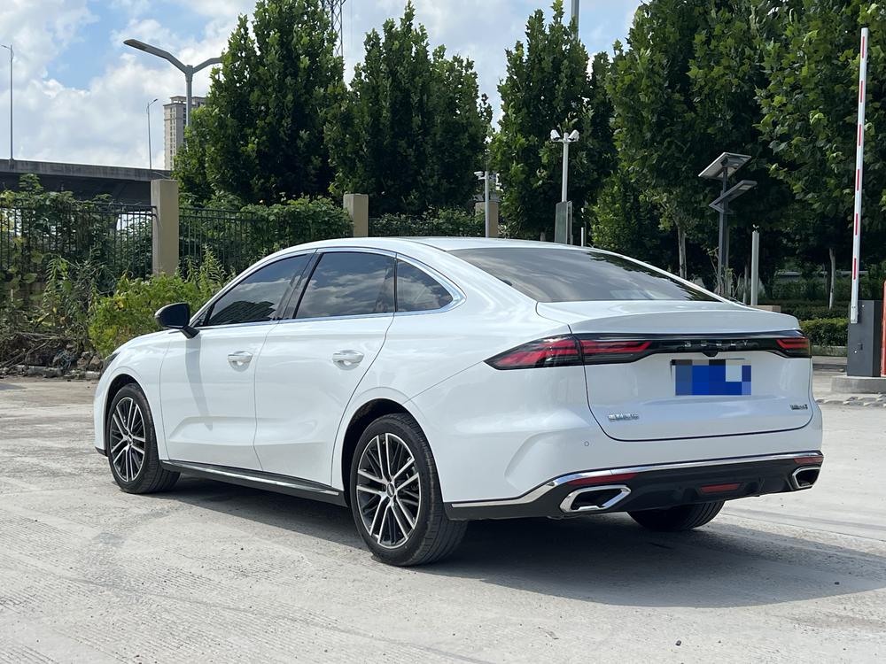 GEELY Emgrand 2026 car image #4