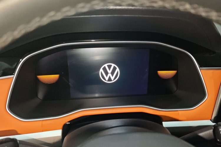 Volkswagen Bora 2023 car image #16