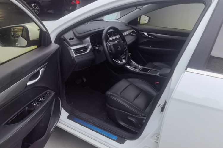 GEELY Emgrand 2019 #16 GEELY Emgrand 2019 car image #16