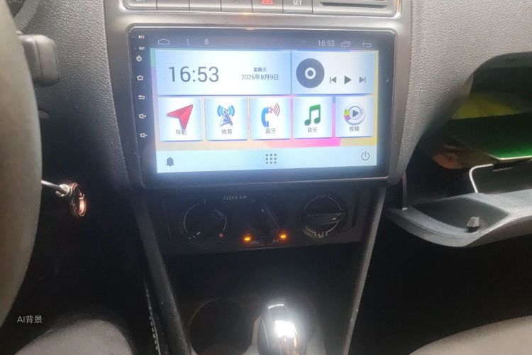 Volkswagen Polo 2018 car image #15