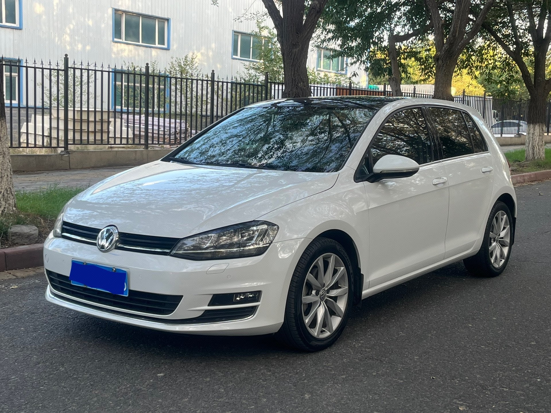 Volkswagen Golf 2016 car image 