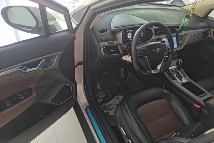 GEELY Emgrand GS 2017 car image #12