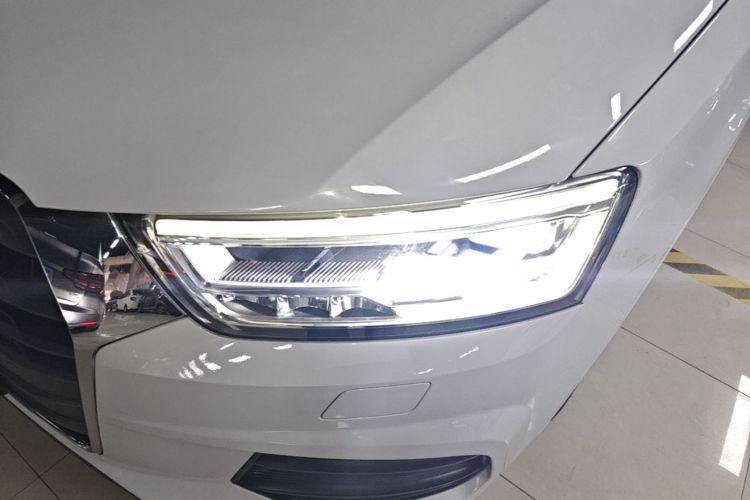 Audi Q3 2018 #23 Audi Q3 2018 car image #23