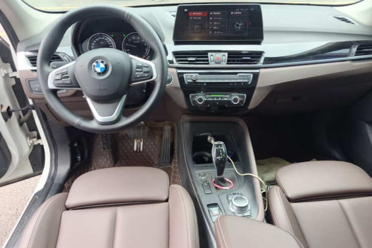 BMW X1 2021 car image #10